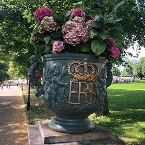 Meet your Posher, Becky